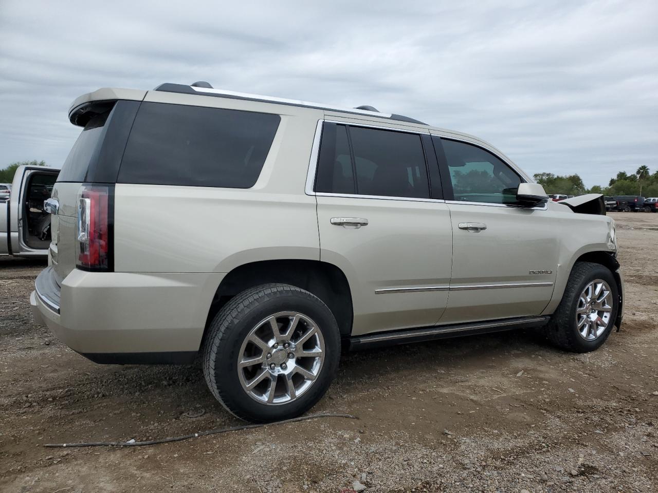 Image 3 of 2016 GMC YUKON DENALI 2016 with VIN 1GKS1CKJ5GR273667