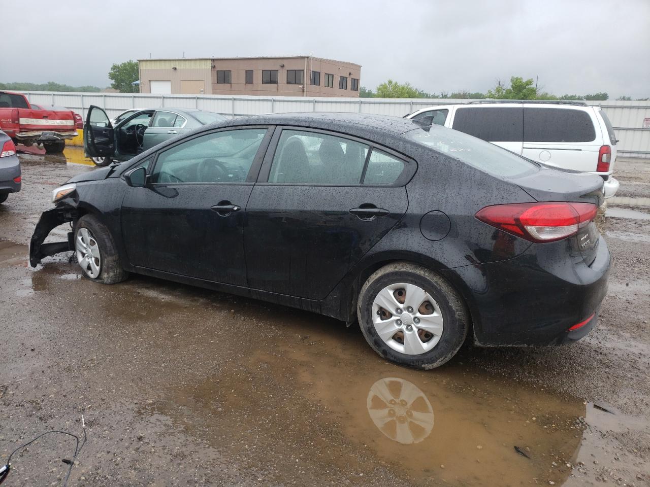 Изображение 2 2017 KIA FORTE LX 2017 с VIN 3KPFK4A77HE037010