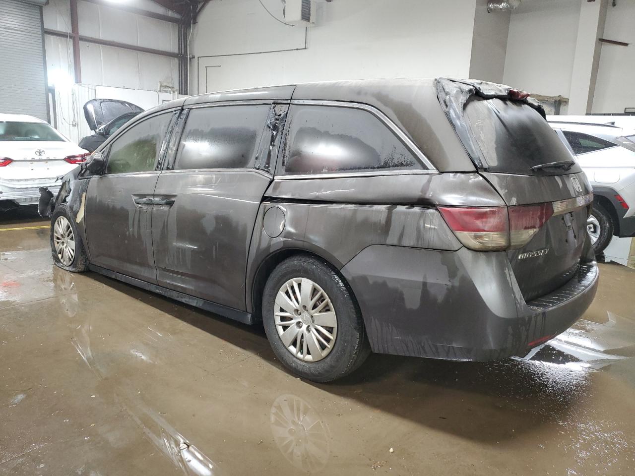 Image 2 of 2015 HONDA ODYSSEY LX 2015 with VIN 5FNRL5H21FB068741