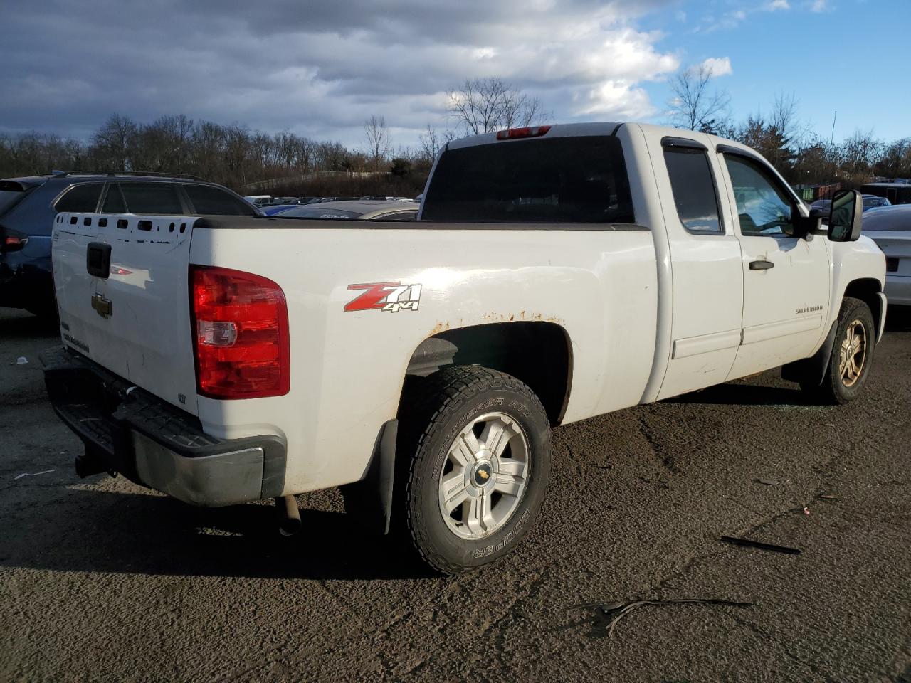 Изображение 3 2011 CHEVROLET SILVERADO K1500 LT 2011 с VIN 1GCRKSE35BZ172782