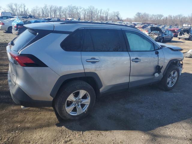 Image 3 of 2019 TOYOTA RAV4 XLE 2019 with VIN 2T3W1RFV2KW015435