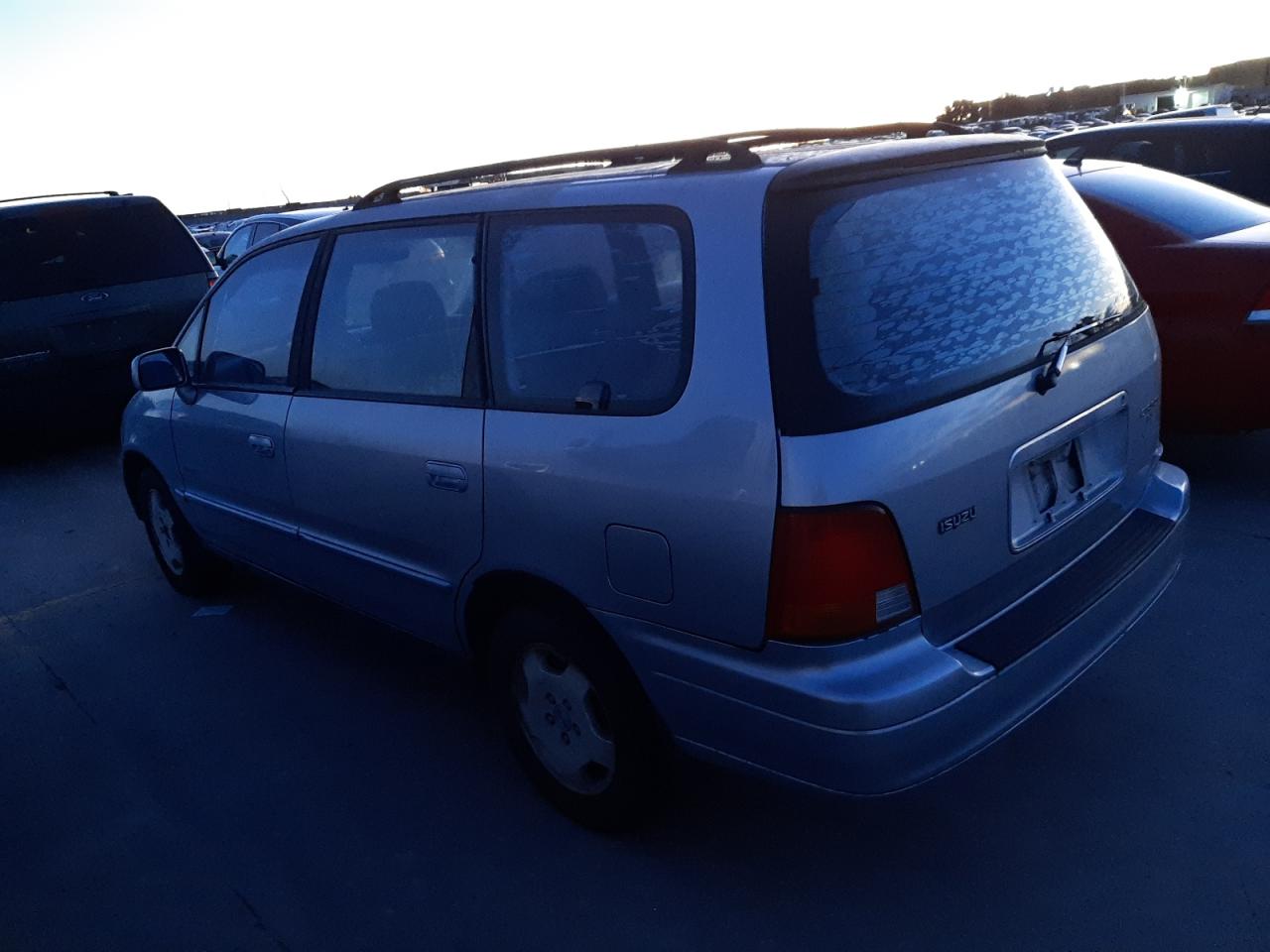 Image 2 of 1997 ISUZU OASIS LS 1997 with VIN JR2RJ1876VC001519
