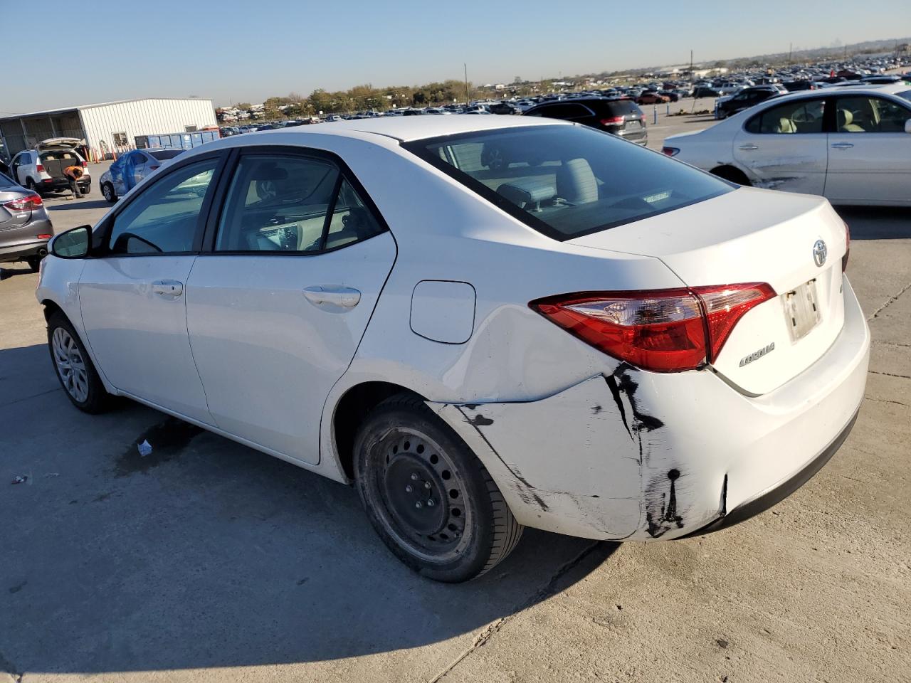 Obraz 2 z 2017 TOYOTA COROLLA L 2017 z VIN 5YFBURHE0HP660803