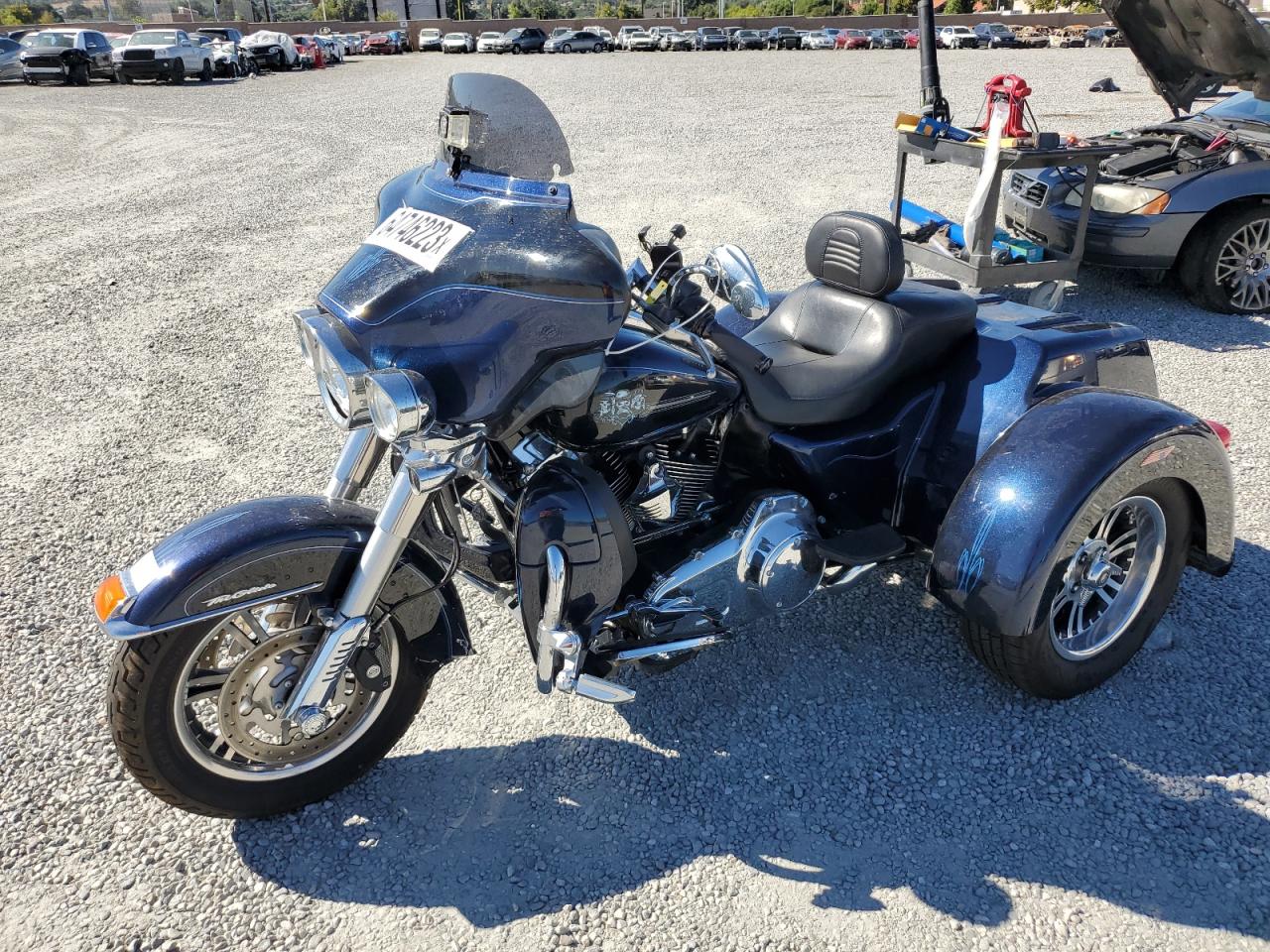 Image 2 of 2012 HARLEY-DAVIDSON FLHTCUTG TRI GLIDE ULTRA CLASSIC 2012 with VIN 1HD1MAM36CB855246