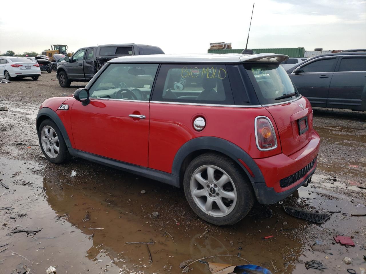 Image 2 of 2007 MINI COOPER S 2007 with VIN WMWMF735X7TV32037