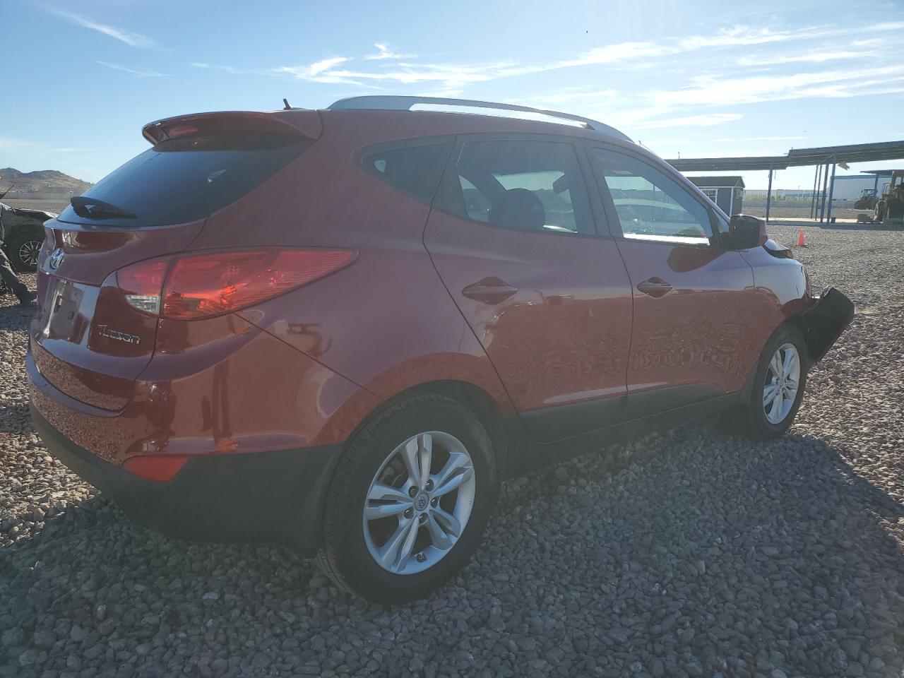 Image 3 of 2010 HYUNDAI TUCSON GLS 2010 with VIN KM8JU3AC3AU111151