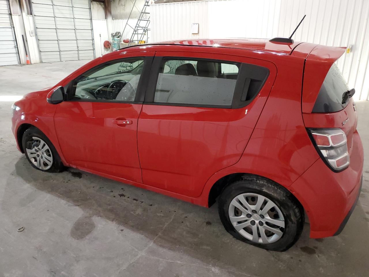 Изображение 2 2020 CHEVROLET SONIC  2020 с VIN 1G1JG6SB6L4116259