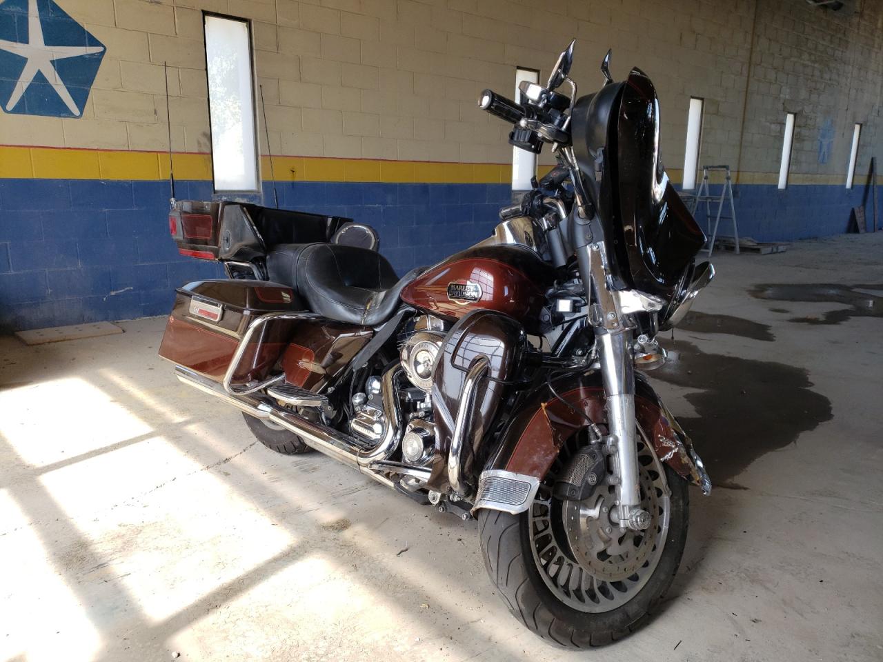 Image 1 of 2011 HARLEY-DAVIDSON FLHTCU  2011 with VIN 1HD1FC416BB657673