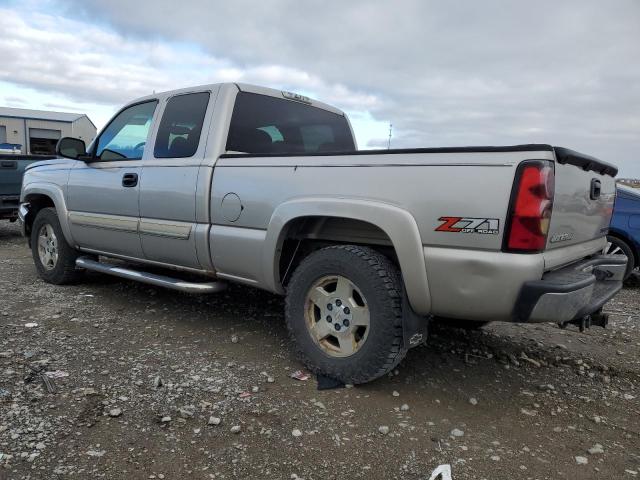 Image 2 of 2004 CHEVROLET SILVERADO K1500 2004 with VIN 2GCEK19T041154575