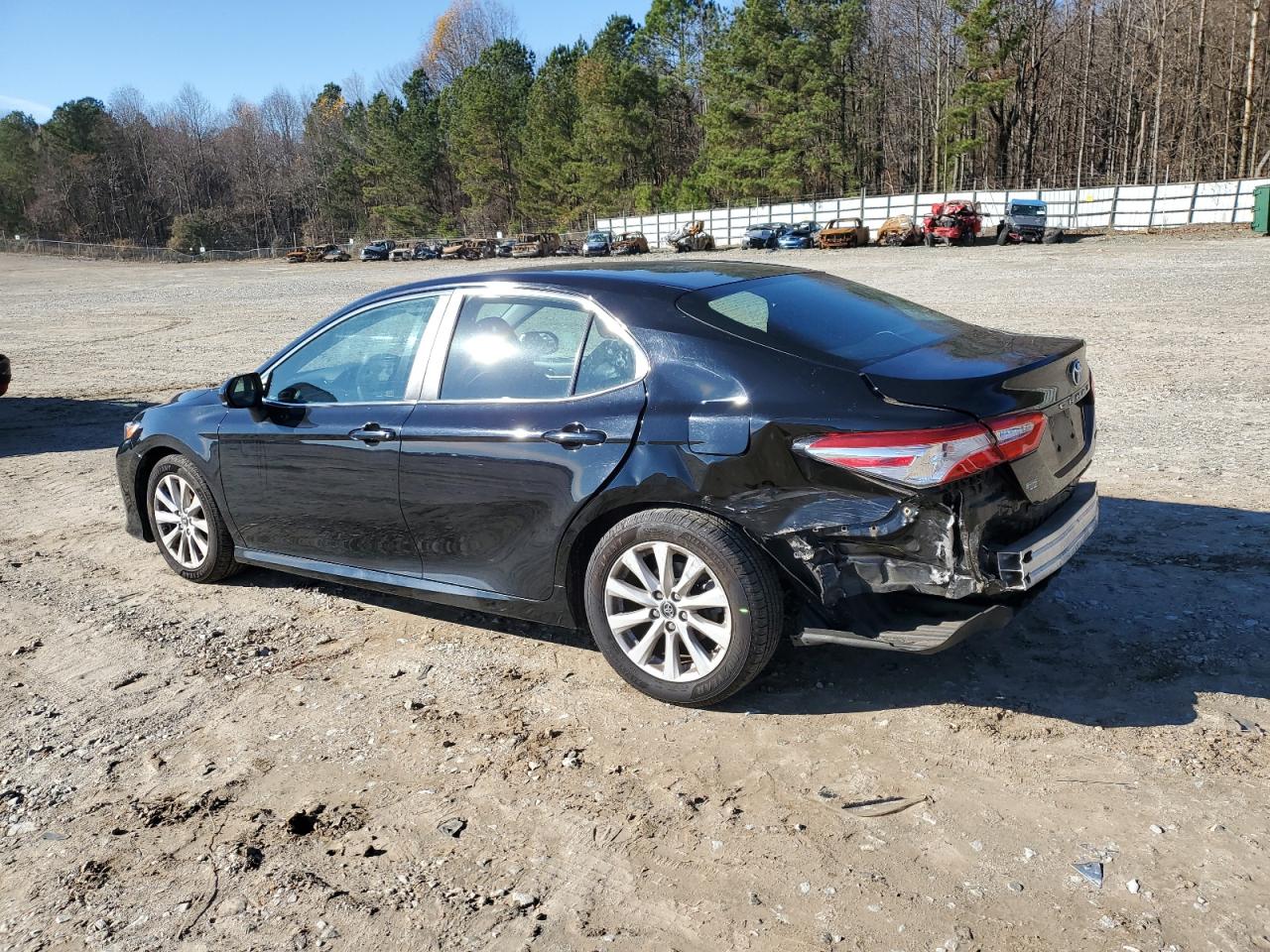 Изображение 2 2018 TOYOTA CAMRY L 2018 с VIN 4T1B11HKXJU101117