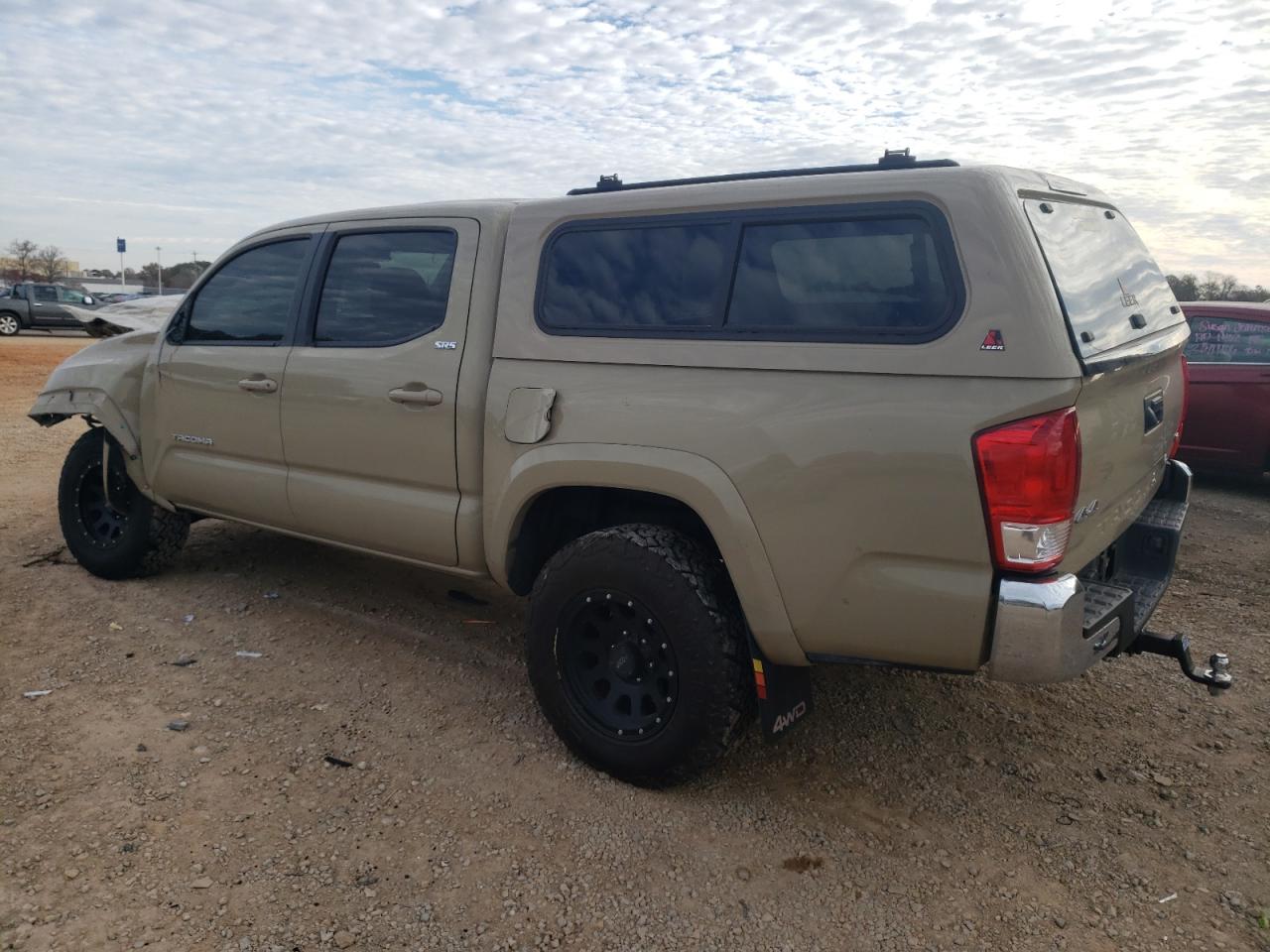 Obraz 2 z 2017 TOYOTA TACOMA DOUBLE CAB 2017 z VIN 3TMCZ5AN3HM060194