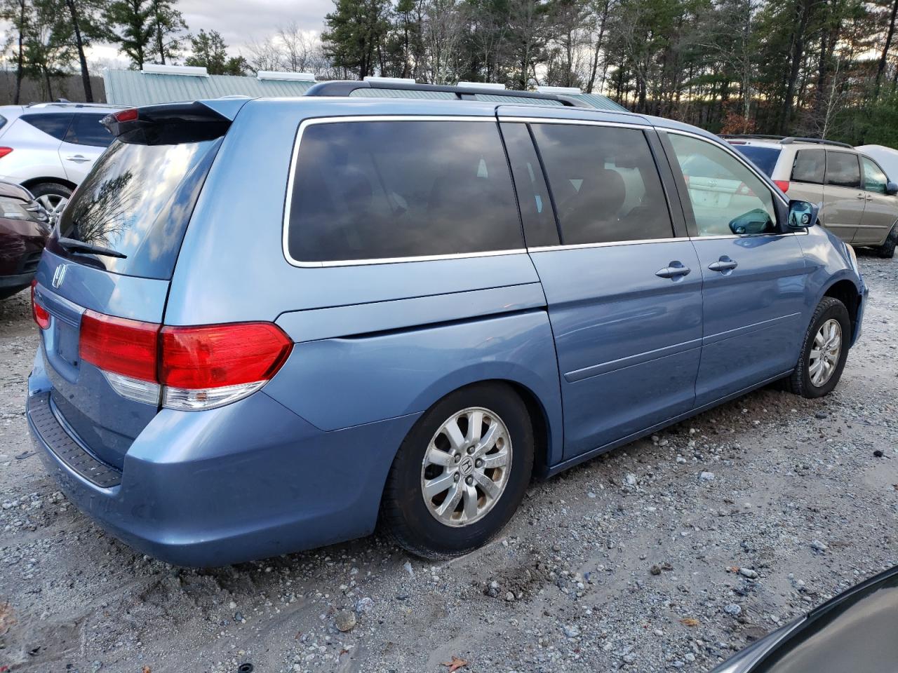 Image 3 of 2010 HONDA ODYSSEY EXL 2010 with VIN 5FNRL3H7XAB072926