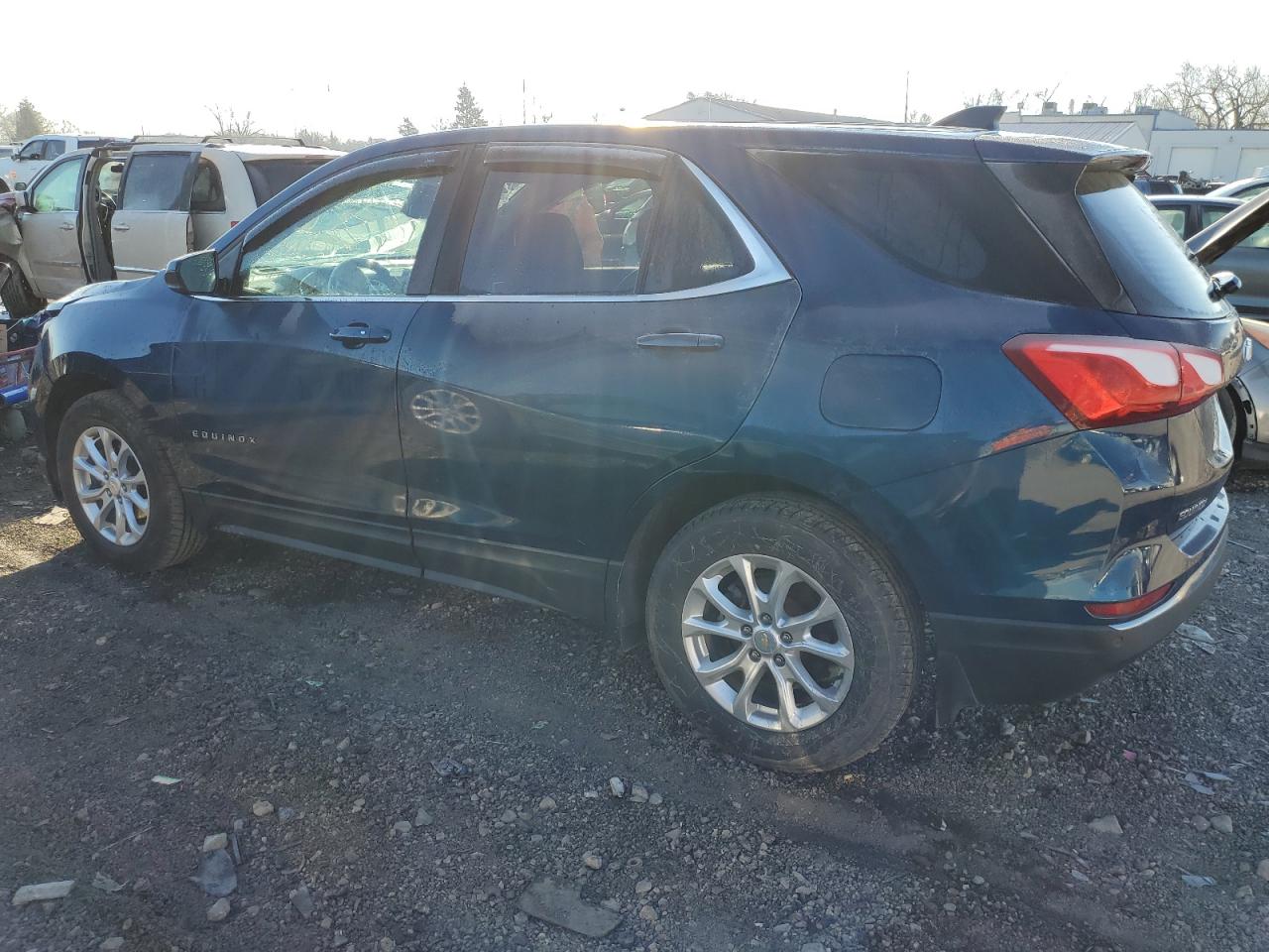 Obraz 2 z 2020 CHEVROLET EQUINOX LT 2020 z VIN 2GNAXJEV2L6110383