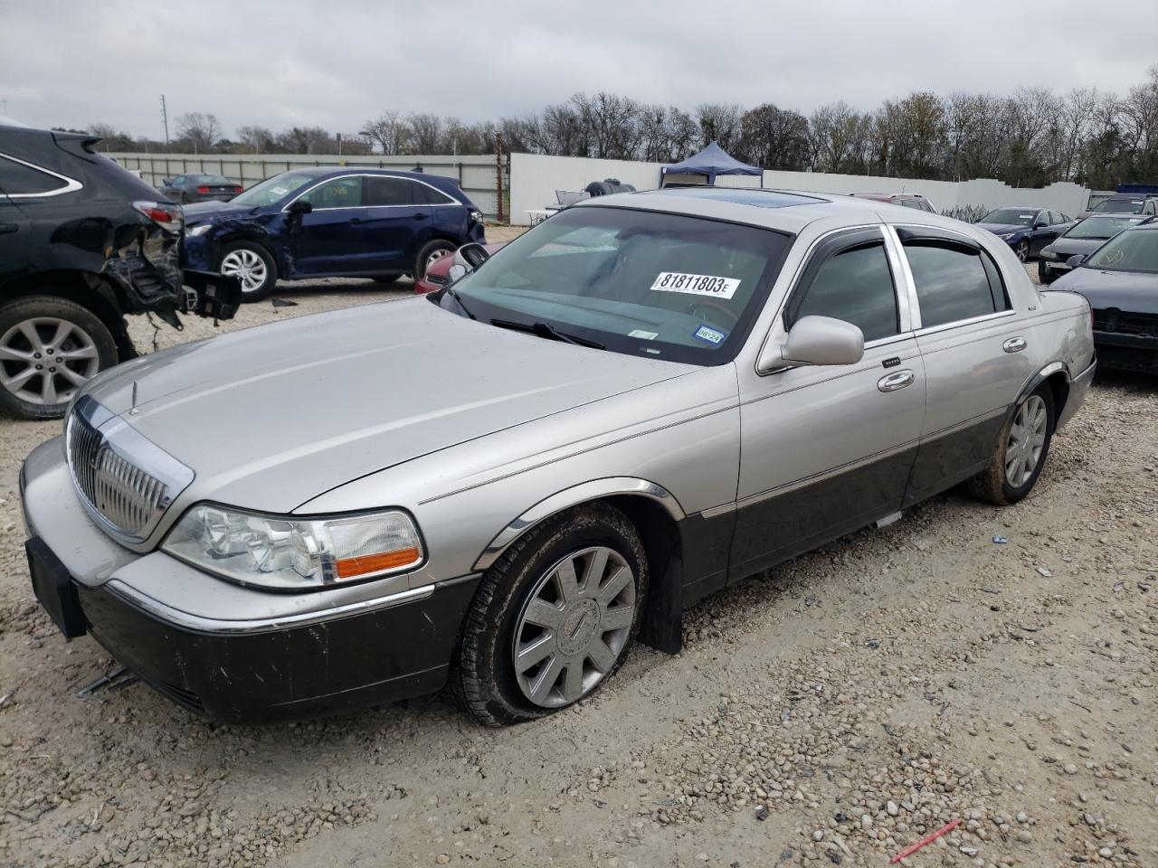 Obraz 1 z 2005 LINCOLN TOWN CAR SIGNATURE LIMITED 2005 z VIN 1LNHM82W95Y629137