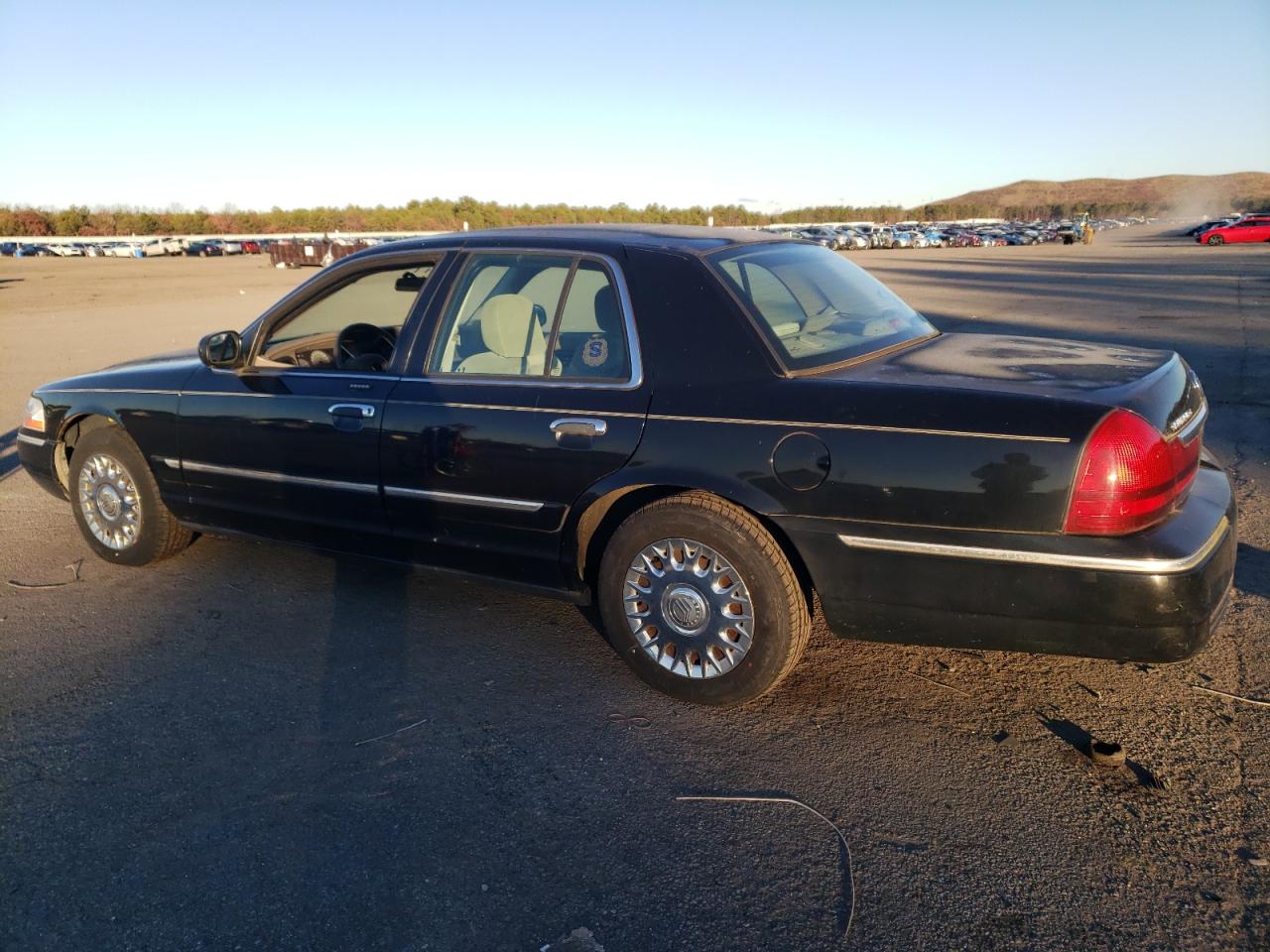 Image 2 of 2004 MERCURY GRAND MARQUIS GS 2004 with VIN 2MEFM74W44X618028