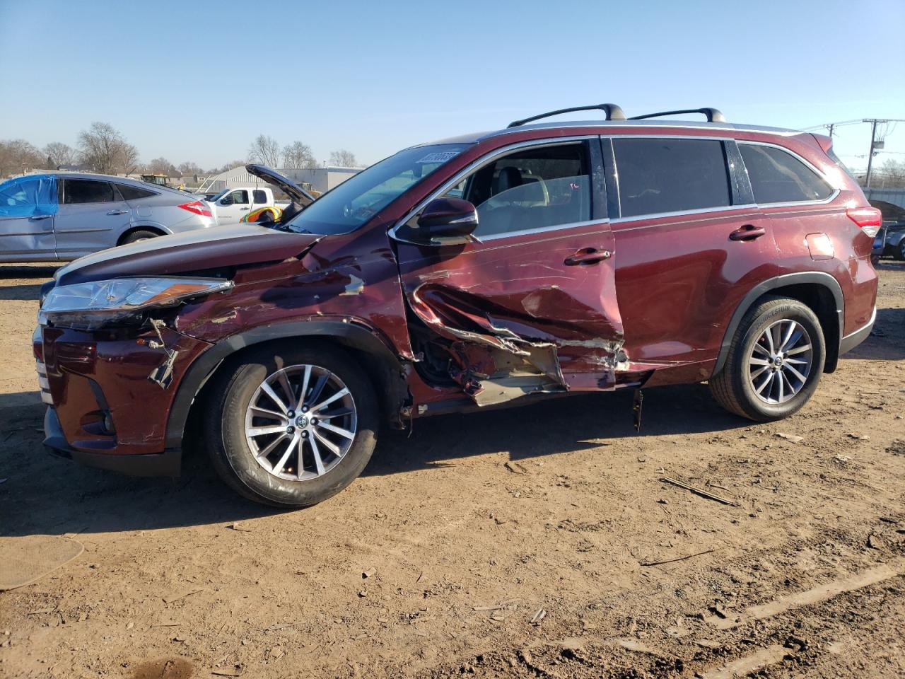 Изображение 2017 TOYOTA HIGHLANDER SE 2017