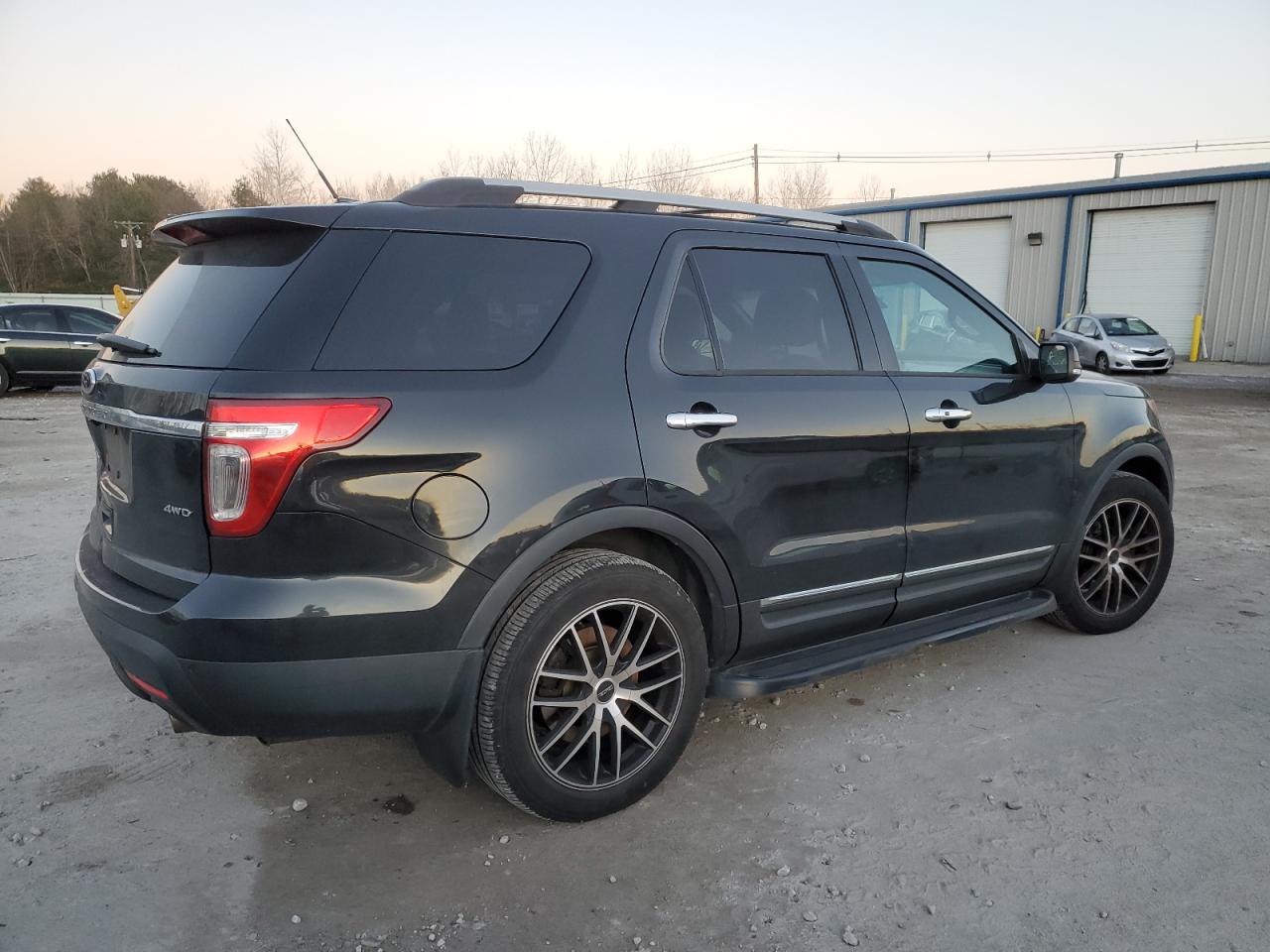 Image 3 of 2014 FORD EXPLORER LIMITED 2014 with VIN 1FM5K8F81EGB05748