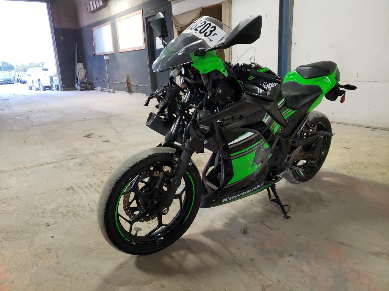 Image 2 of 2016 KAWASAKI EX300 B 2016 with VIN JKAEX8B11GDA29870