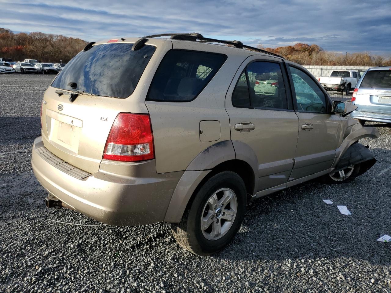 Image 3 of 2003 KIA SORENTO EX 2003 with VIN KNDJC733035171560