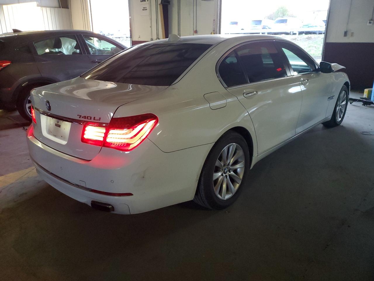 Изображение 3 2014 BMW 740 LXI 2014 с VIN WBAYF4C56ED281783
