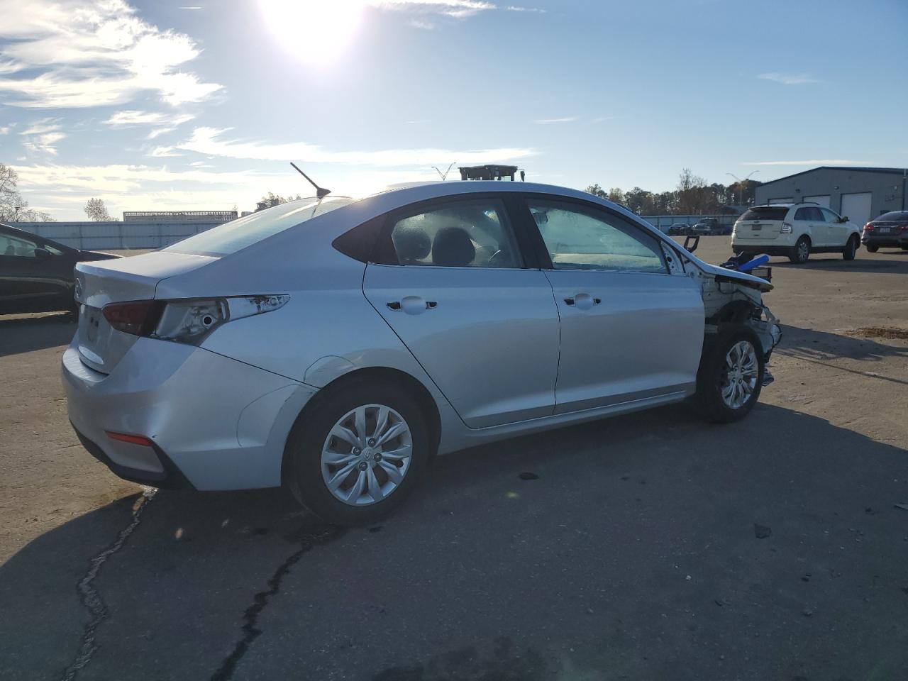 Image 3 of 2018 HYUNDAI ACCENT SE 2018 with VIN 3KPC24A3XJE017369