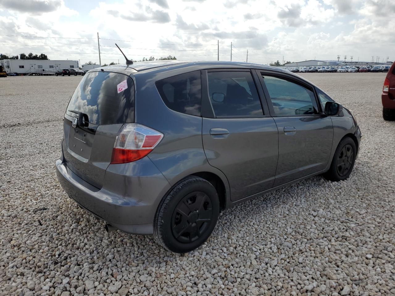 Image 3 of 2013 HONDA FIT  2013 with VIN JHMGE8H36DC065578