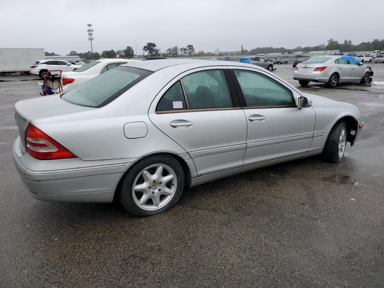 Изображение 3 2001 MERCEDES-BENZ C 240 2001 с VIN WDBRF61J71F110542