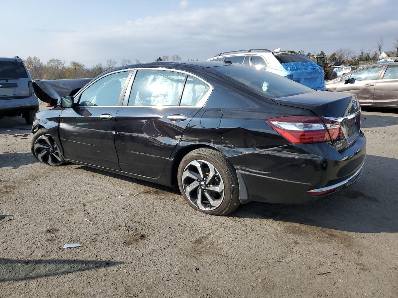 Obraz 2 z 2017 HONDA ACCORD EX 2017 z VIN 1HGCR2F0XHA011326