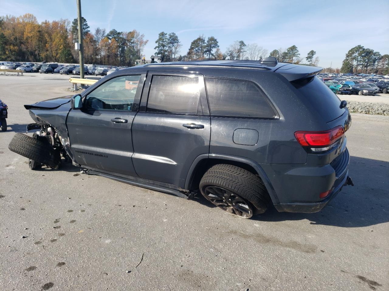 Obraz 2 z 2017 JEEP GRAND CHEROKEE LAREDO 2017 z VIN 1C4RJFAG9HC886400