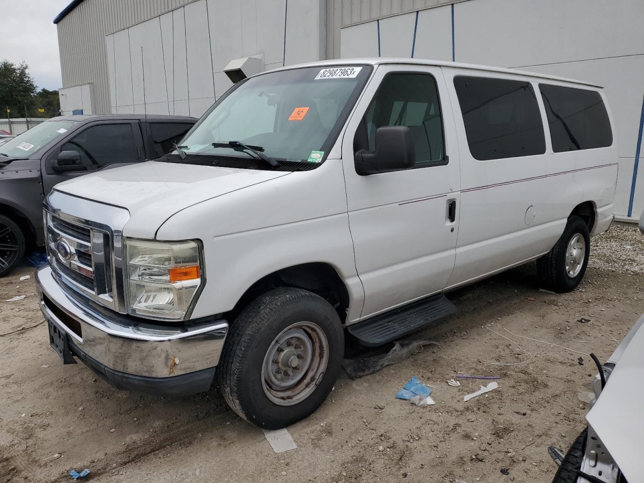Изображение 1 2011 FORD ECONOLINE E350 SUPER DUTY WAGON 2011 с VIN 1FBNE3BL7BDB07613
