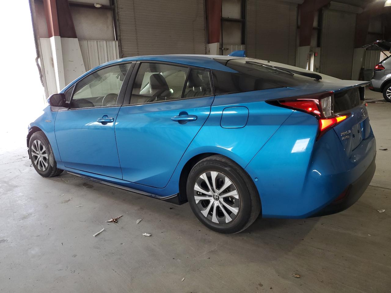 Image 2 of 2022 TOYOTA PRIUS LE 2022 with VIN JTDL9MFU1N3037875