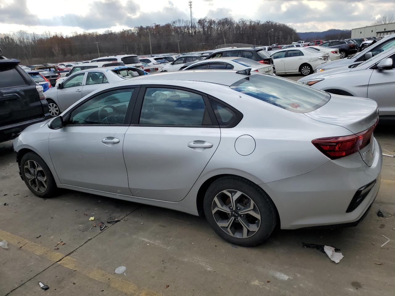 Изображение 2 2020 KIA FORTE FE 2020 с VIN 3KPF24AD7LE224875