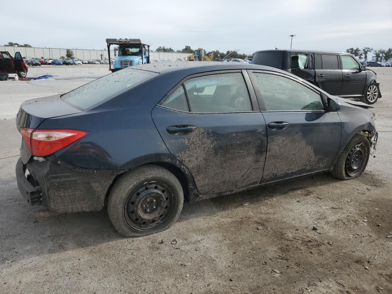 Изображение 3 2018 TOYOTA COROLLA L 2018 с VIN 2T1BURHE6JC033710