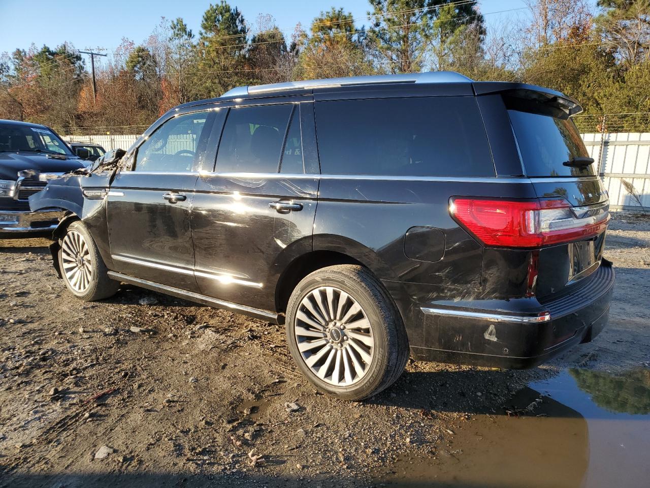 Image 2 of 2020 LINCOLN NAVIGATOR RESERVE 2020 with VIN 5LMJJ2LT8LEL14109