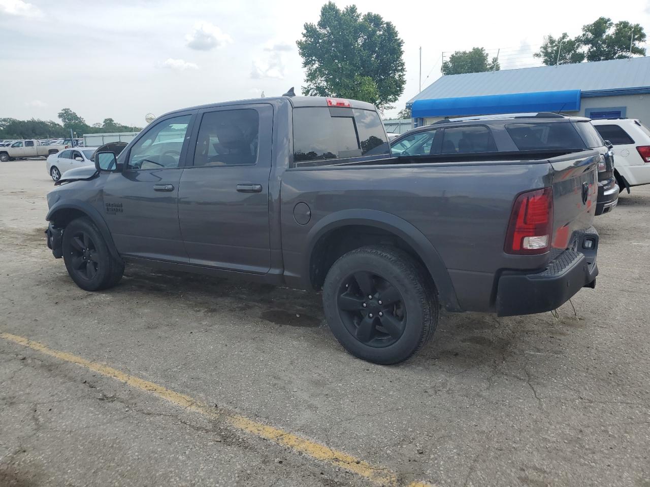 Obraz 2 z 2019 RAM 1500 CLASSIC SLT 2019 z VIN 1C6RR6LG2KS670978