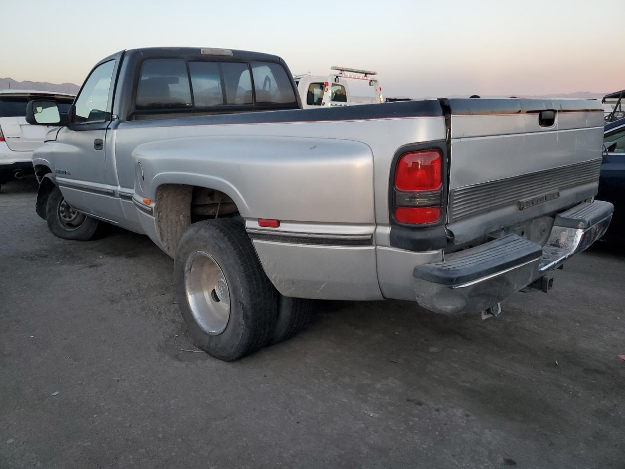 Изображение 2 1994 DODGE RAM 3500  1994 с VIN 1B7MC36W8RS664294