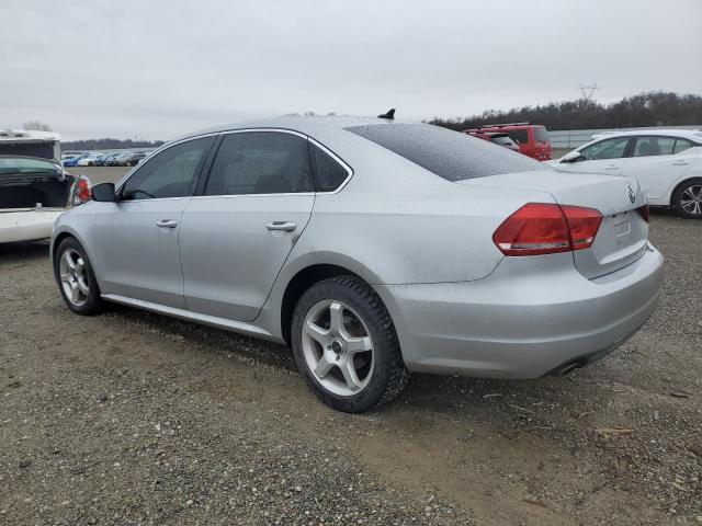 Изображение 2 2013 VOLKSWAGEN PASSAT SE 2013 с VIN 1VWBP7A32DC032133