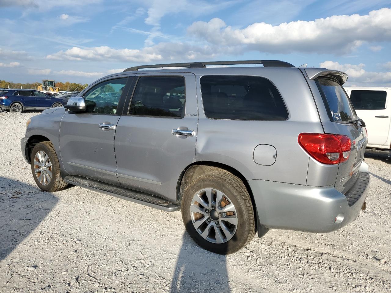 Изображение 2 2010 TOYOTA SEQUOIA LIMITED 2010 с VIN 5TDJW5G19AS031261