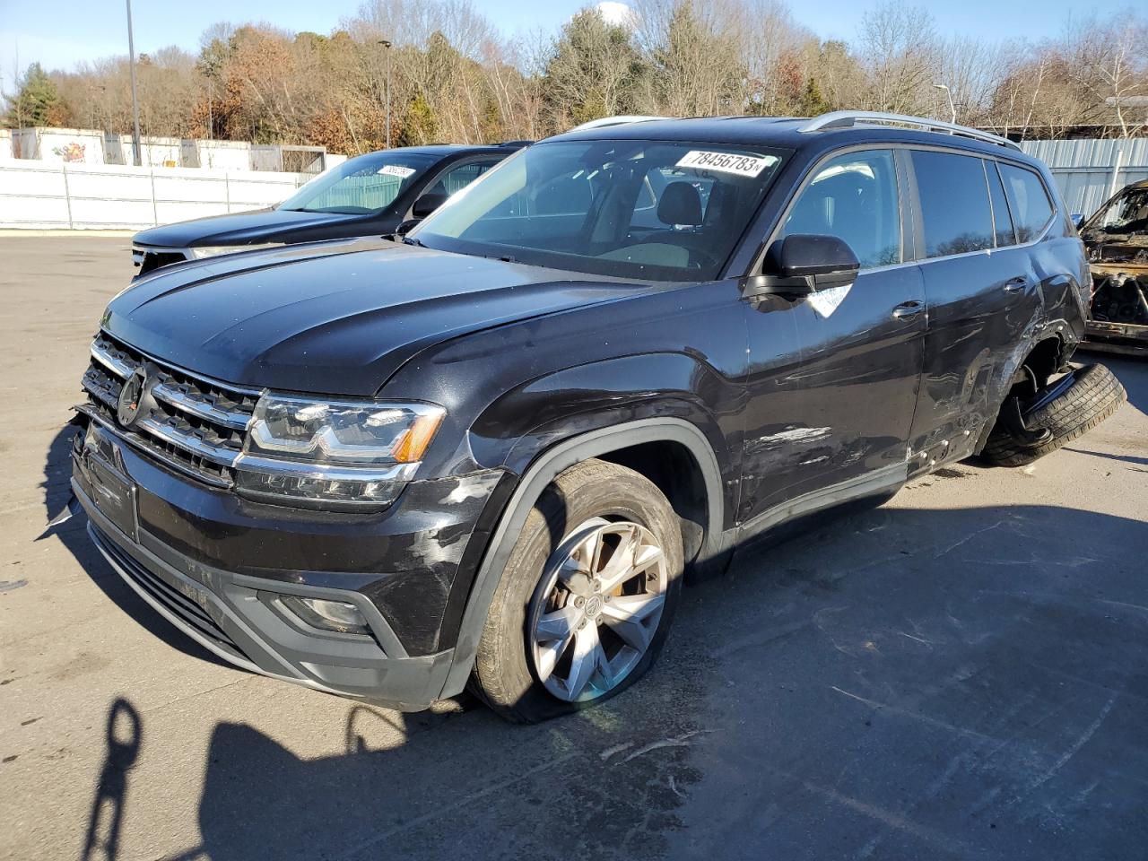 Image 1 of 2018 VOLKSWAGEN ATLAS SE 2018 with VIN 1V2DR2CA1JC521802