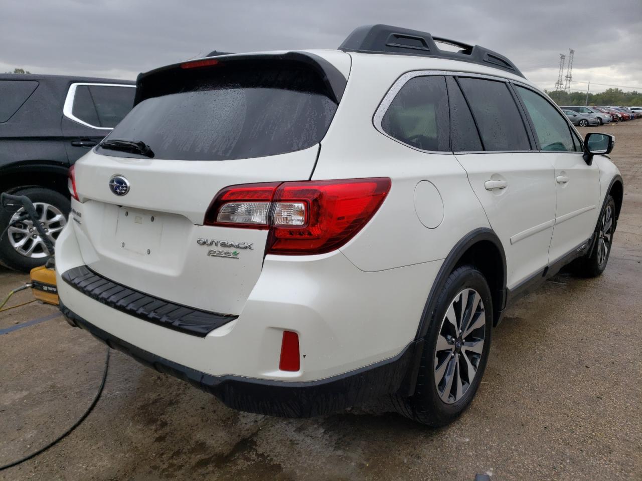 Obraz 3 z 2015 SUBARU OUTBACK 2.5I LIMITED 2015 z VIN 4S4BSAJC7F3251408