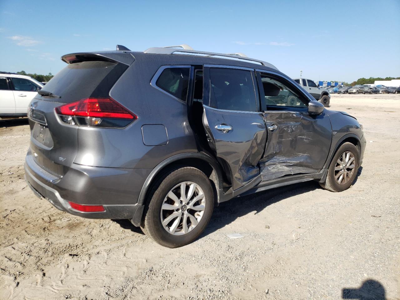 Изображение 3 2017 NISSAN ROGUE S 2017 с VIN KNMAT2MT4HP574860