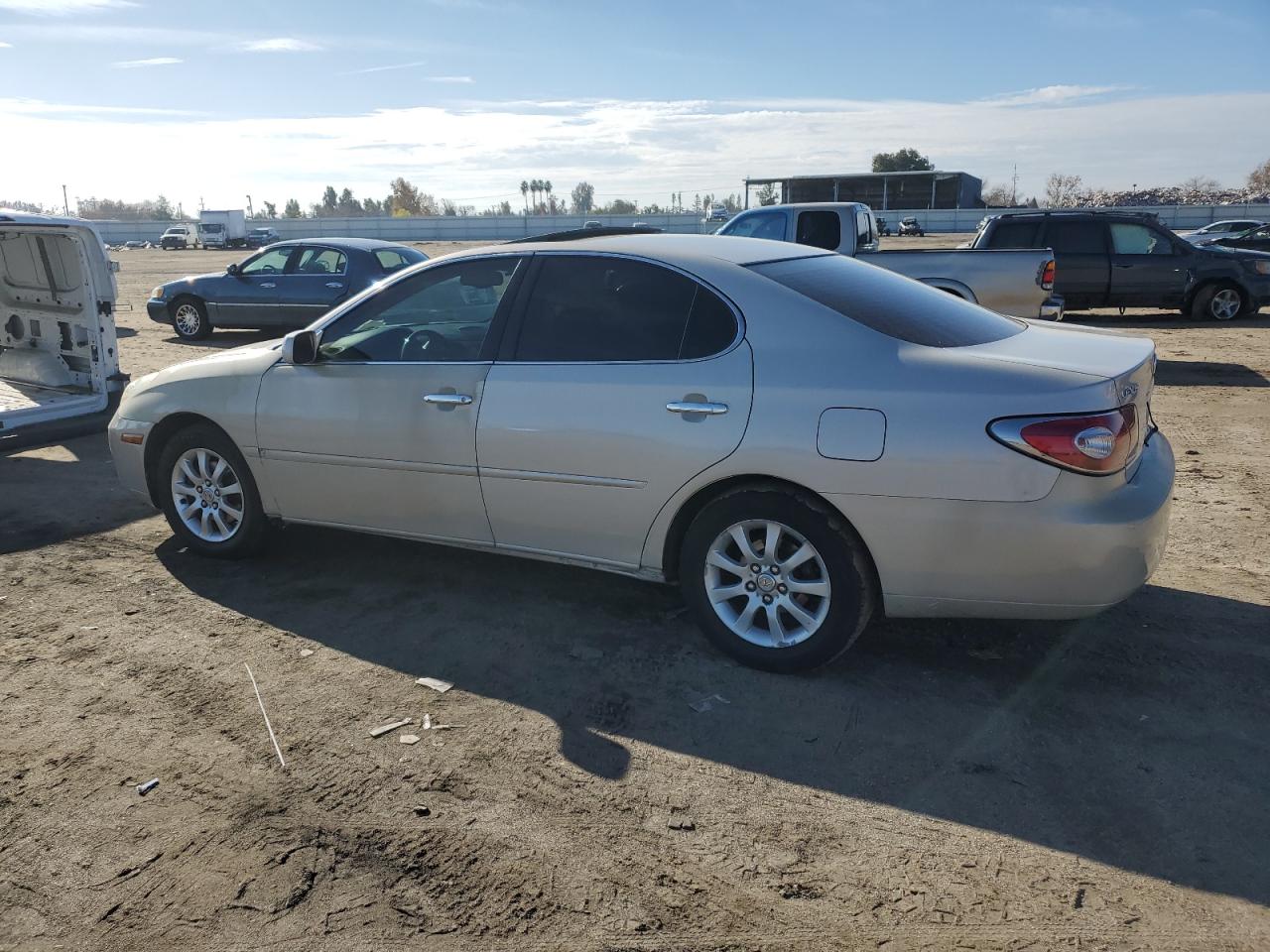 Obraz 2 z 2004 LEXUS ES 330 2004 z VIN JTHBA30GX45045457