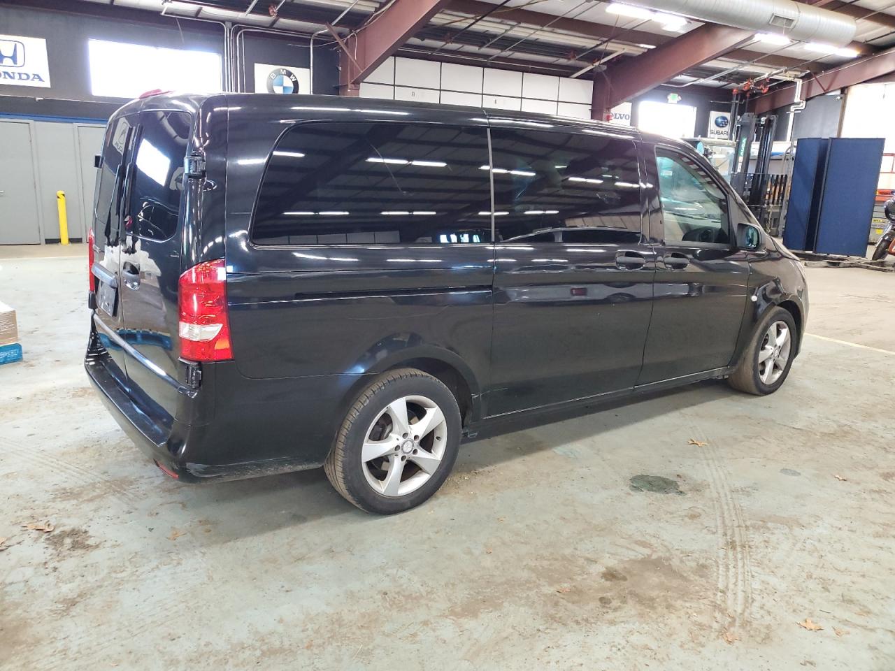 Image 3 of 2017 MERCEDES-BENZ METRIS  2017 with VIN WD4PG2EE4H3310680