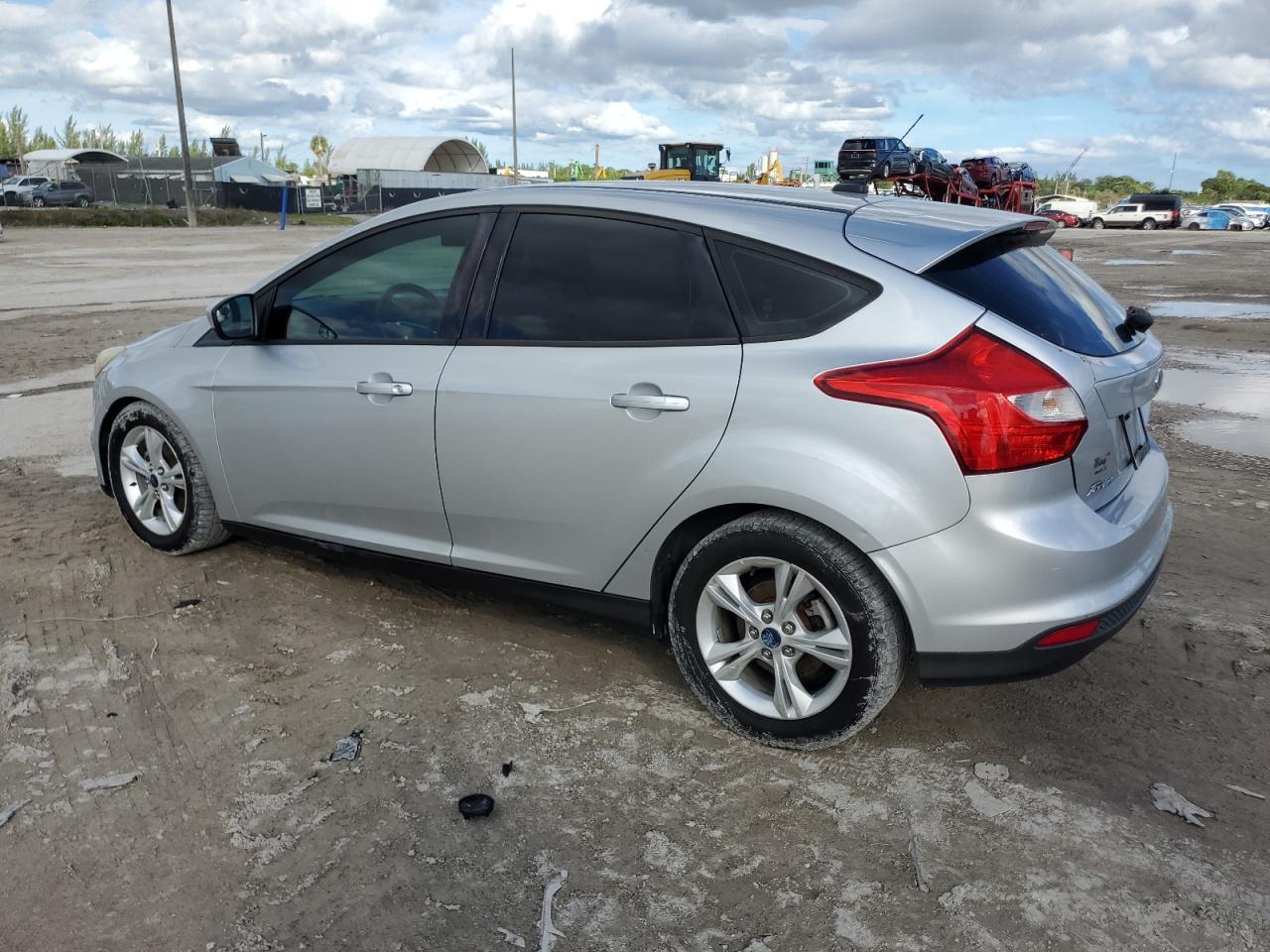 Image 2 of 2012 FORD FOCUS SE 2012 with VIN 1FAHP3K23CL308562