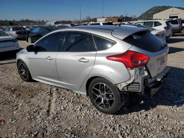 Image 2 of 2015 FORD FOCUS SE 2015 with VIN 1FADP3K22FL273984