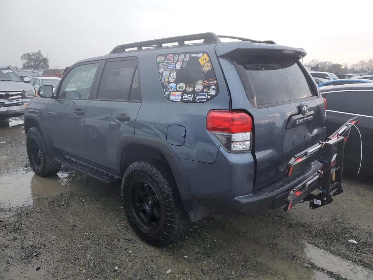 Obraz 2 z 2011 TOYOTA 4RUNNER SR5 2011 z VIN JTEBU5JR8B5071780