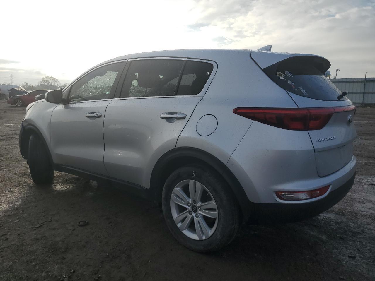 Изображение 2 2019 KIA SPORTAGE LX 2019 с VIN KNDPMCAC9K7594255