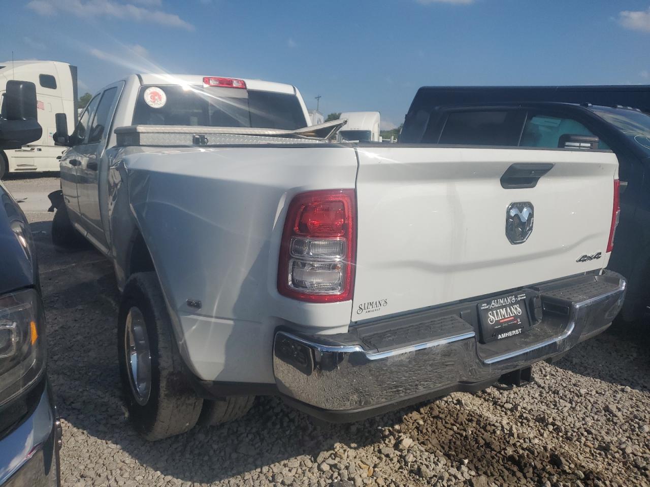 Изображение 2 2022 RAM 3500 TRADESMAN 2022 с VIN 3C63RRGL3NG414990