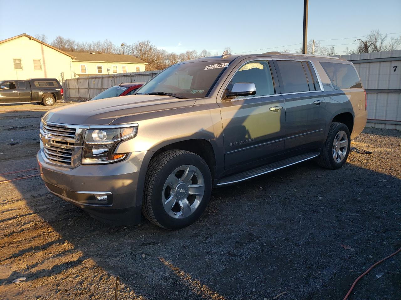 Obraz 1 z 2019 CHEVROLET SUBURBAN K1500 PREMIER 2019 z VIN 1GNSKJKC9KR249550