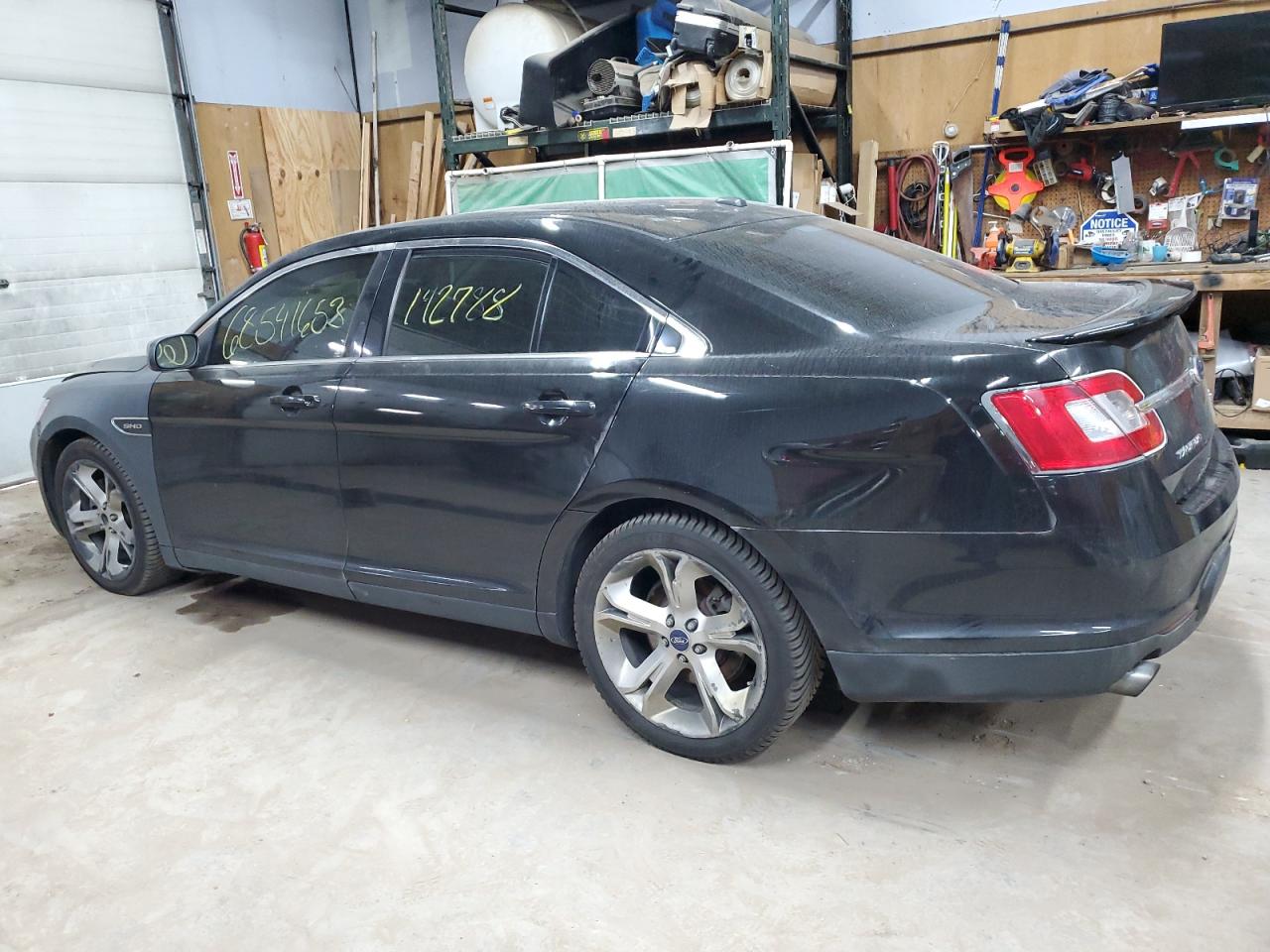 Изображение 2 2012 FORD TAURUS SHO 2012 с VIN 1FAHP2KT2CG142529